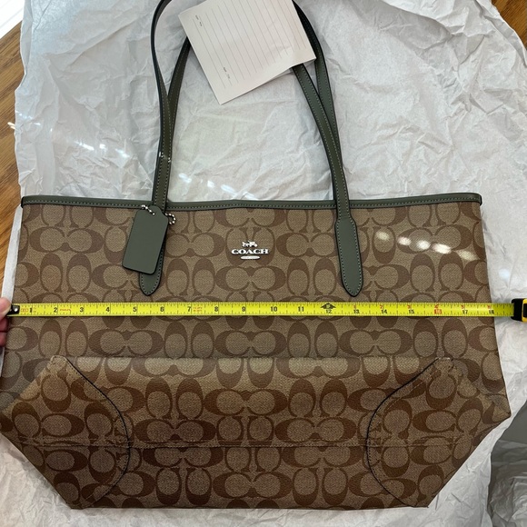 Coach authentic“Coach City Tote Bag” with silver hardware and army green straps - Picture 3 of 15